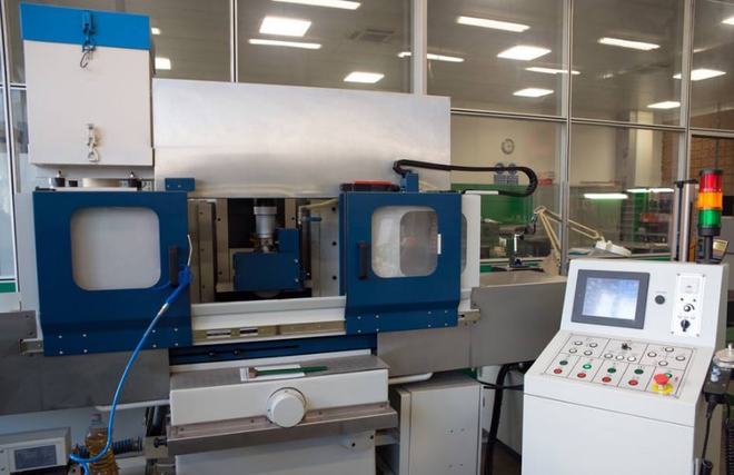 谁说进厂打工没出息？3个进厂也能月入过万的自动化设备工作